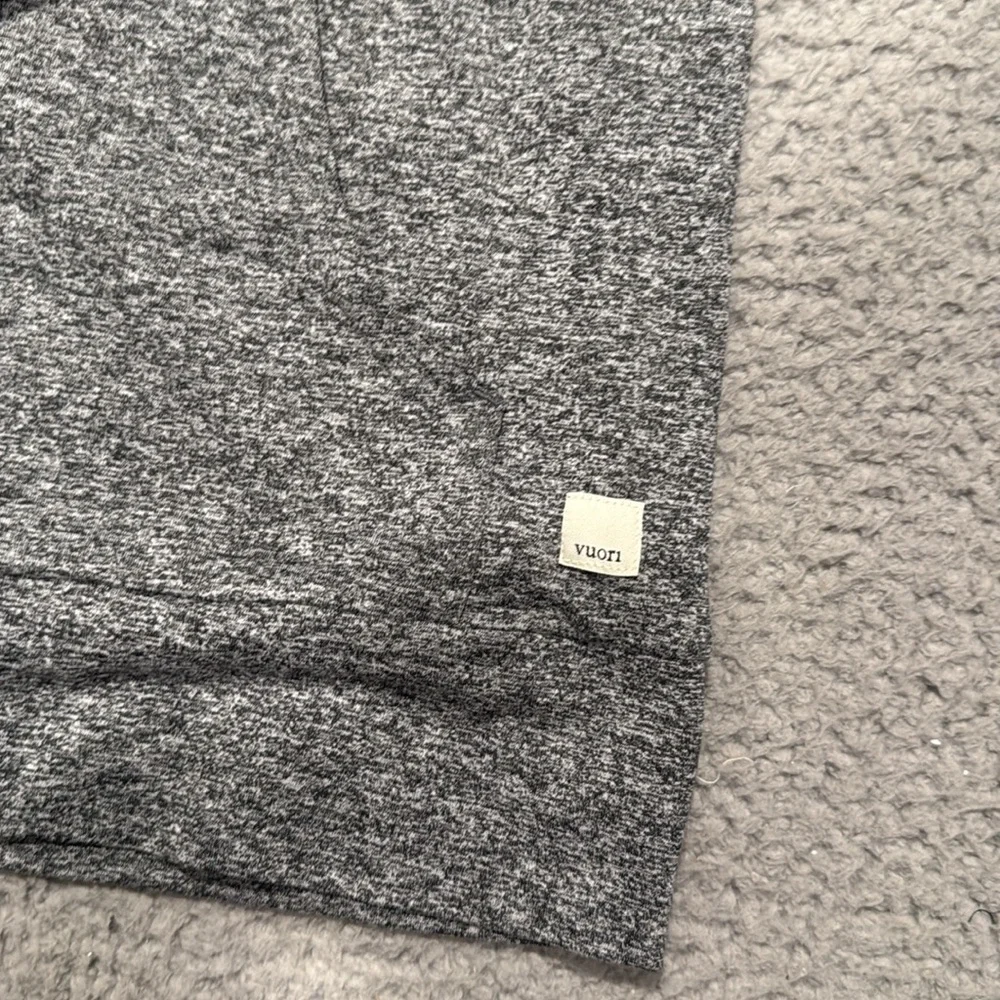 Vuori Halo Performance Hoodie 2.0 Men's Zip-Up Sweater in Heather Grey size S
